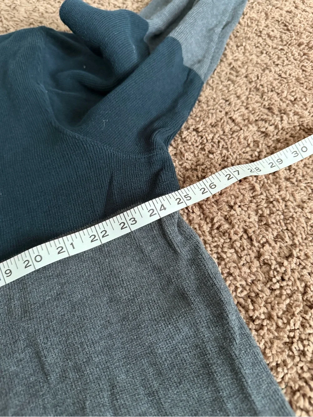 VTG Banana Republic Men's Two-Tone V-Neck Sweater in Navy and Gray